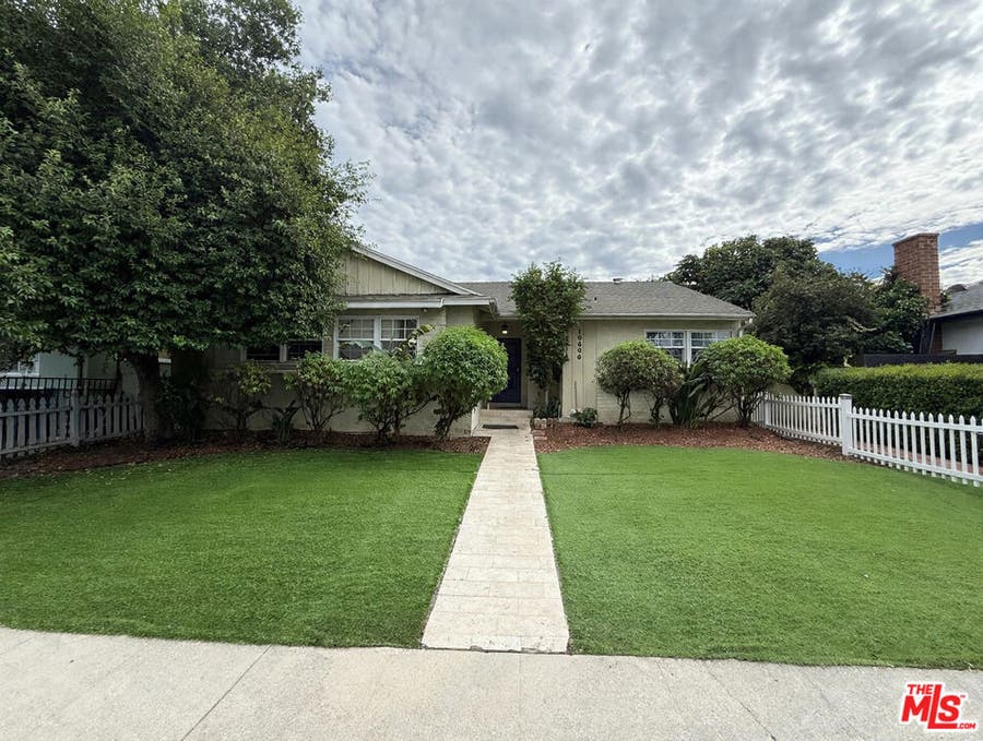 Property photo for 19604 Victory Boulevard, Los Angeles, CA