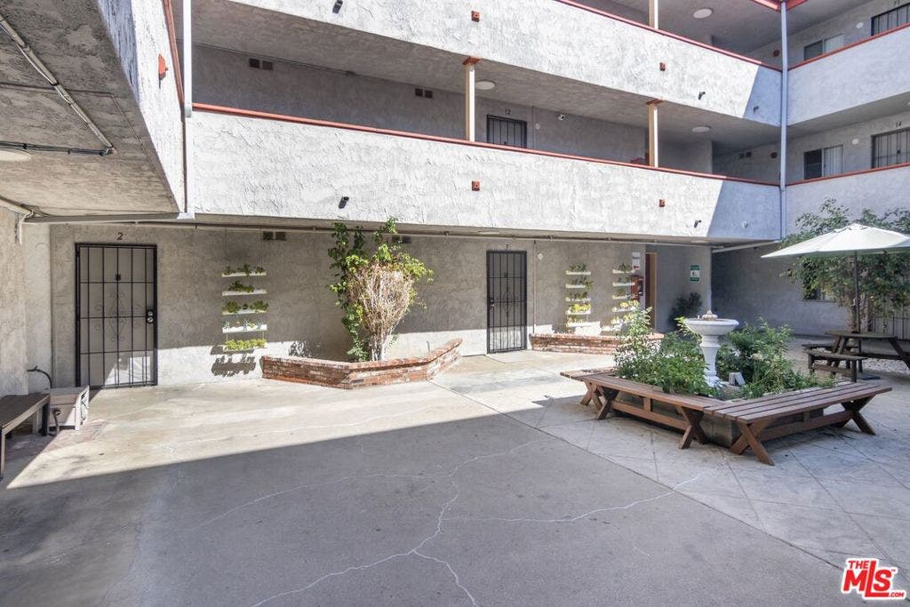 819 Wright Avenue, Pasadena, CA 91104
