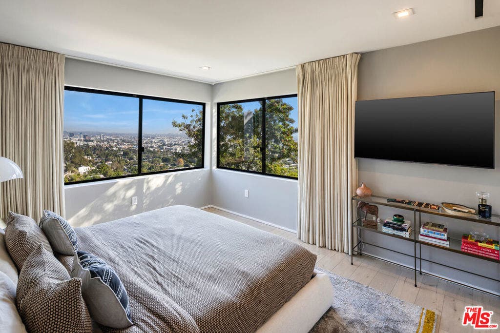 8080 Laurel View Drive, West Hollywood, CA 90069 8080 Laurel View Drive, West Hollywood, CA 90069