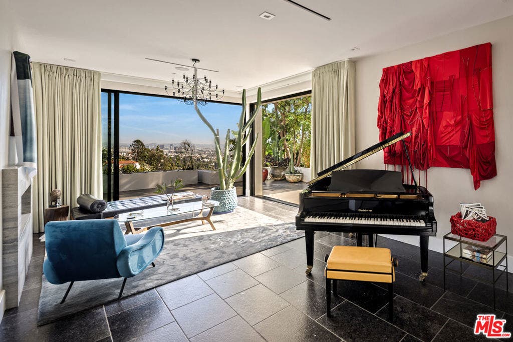 8080 Laurel View Drive, West Hollywood, CA 90069 8080 Laurel View Drive, West Hollywood, CA 90069