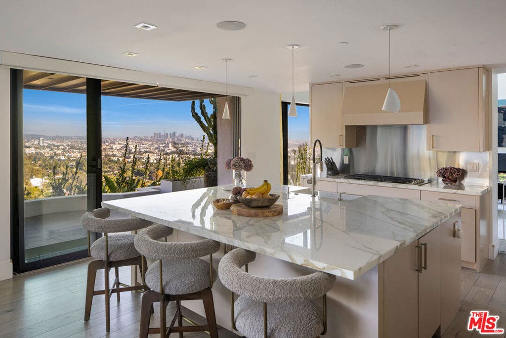 8080 Laurel View Drive, West Hollywood, CA 90069 8080 Laurel View Drive, West Hollywood, CA 90069