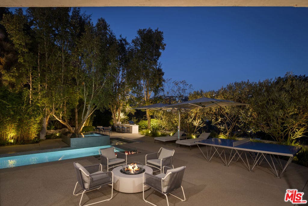 8080 Laurel View Drive, West Hollywood, CA 90069 8080 Laurel View Drive, West Hollywood, CA 90069