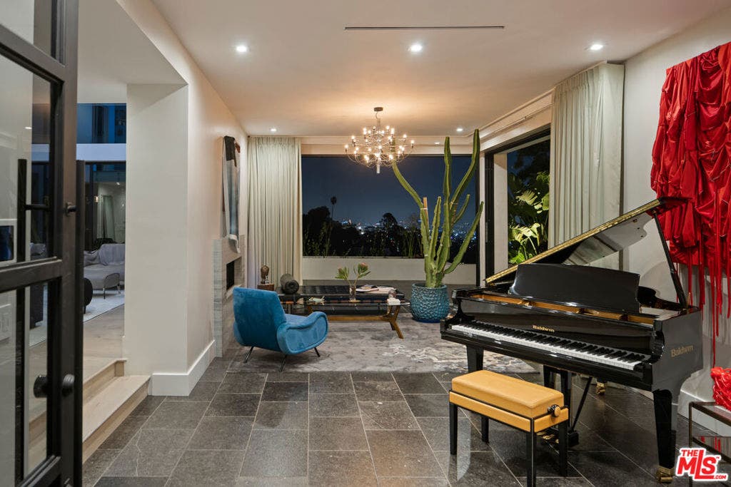 8080 Laurel View Drive, West Hollywood, CA 90069 8080 Laurel View Drive, West Hollywood, CA 90069