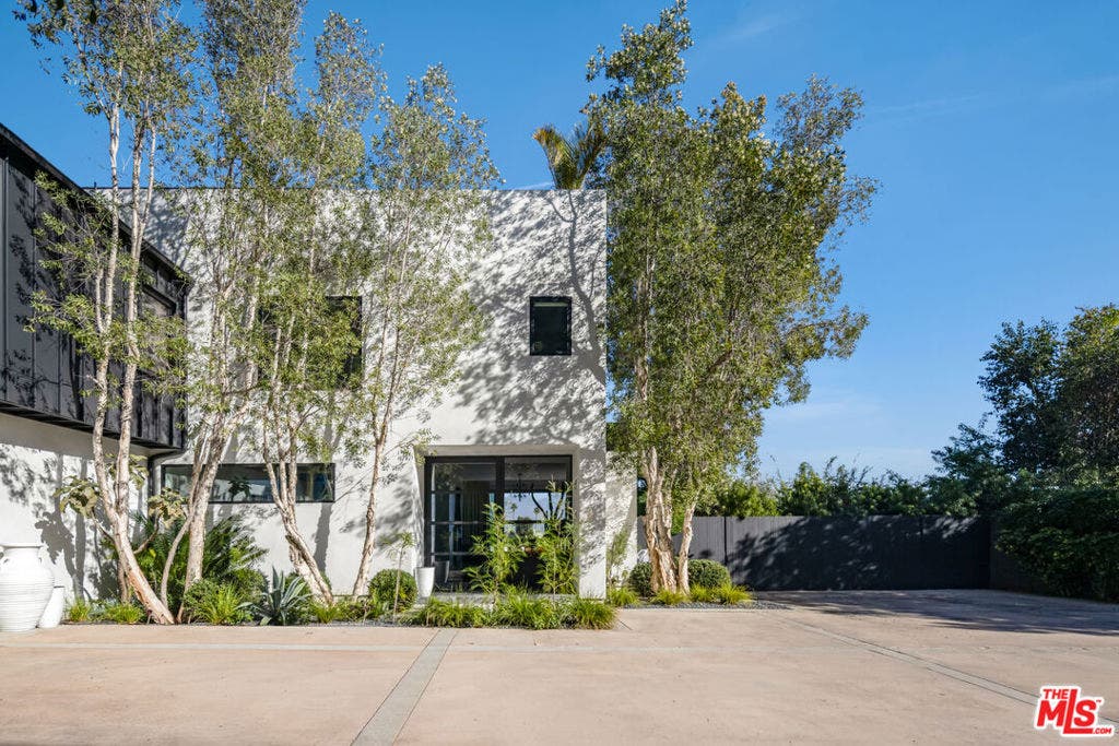 8080 Laurel View Drive, West Hollywood, CA 90069 8080 Laurel View Drive, West Hollywood, CA 90069