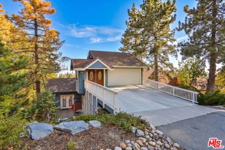 Property photo for 30139 Enchanted Way, Running Springs, CA