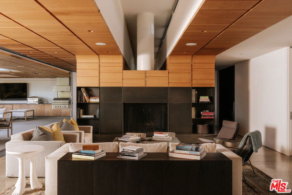 555 Vick Place, Beverly Hills, CA 90210 555 Vick Place, Beverly Hills, CA 90210