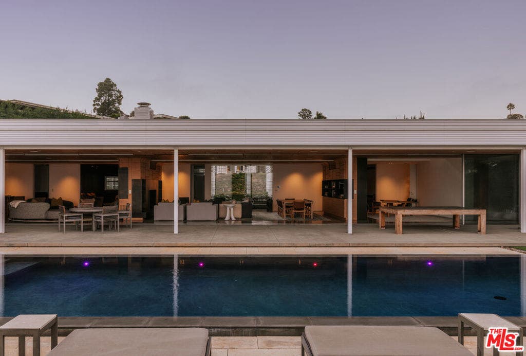 555 Vick Place, Beverly Hills, CA 90210 555 Vick Place, Beverly Hills, CA 90210