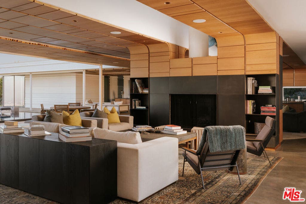 555 Vick Place, Beverly Hills, CA 90210 555 Vick Place, Beverly Hills, CA 90210