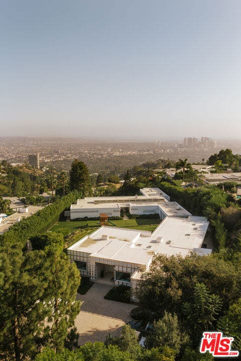 555 Vick Place, Beverly Hills, CA 90210 555 Vick Place, Beverly Hills, CA 90210