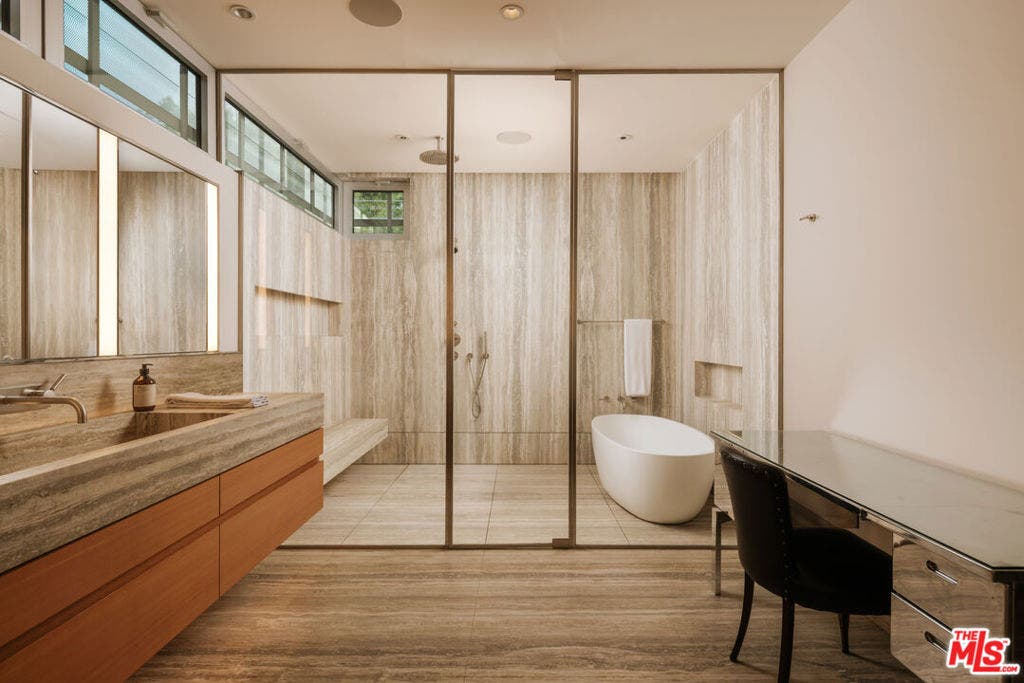 555 Vick Place, Beverly Hills, CA 90210 555 Vick Place, Beverly Hills, CA 90210