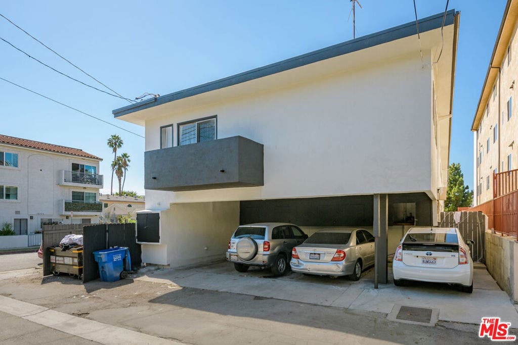10225 Regent Street, Los Angeles, CA 90034 10225 Regent Street, Los Angeles, CA 90034