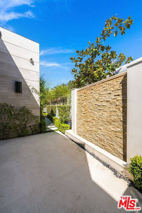 565 Evelyn Place, Beverly Hills, CA 90210