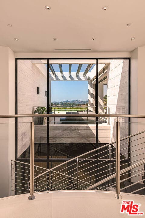 565 Evelyn Place, Beverly Hills, CA 90210