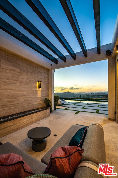 565 Evelyn Place, Beverly Hills, CA 90210
