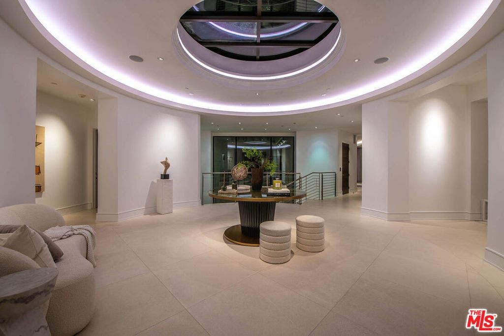 565 Evelyn Place, Beverly Hills, CA 90210