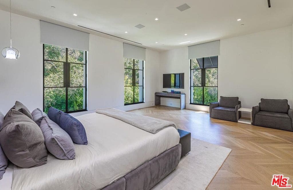 10701 Bellagio Road, Los Angeles, CA 90077