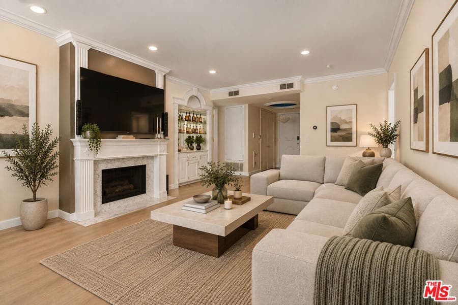 Property photo for 14923 Moorpark Street, #101, Sherman Oaks, CA