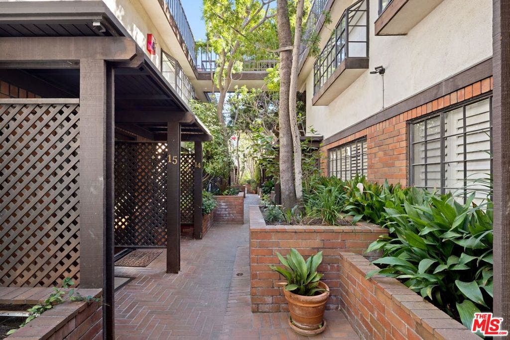 202 San Vicente Boulevard, #12, Santa Monica, CA 90402 202 San Vicente Boulevard, #12, Santa Monica, CA 90402
