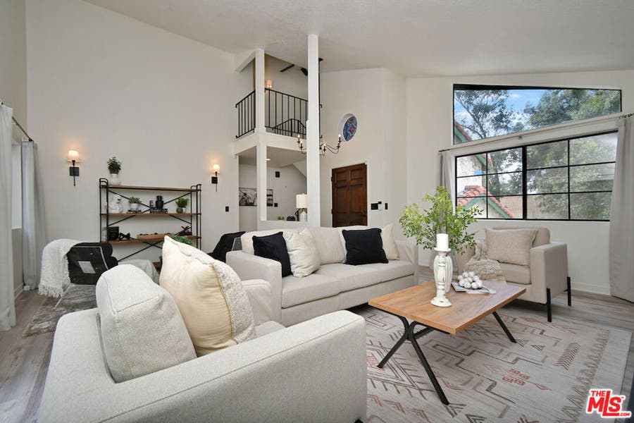 Property photo for 22522 Avenue San Luis, Woodland Hills, CA