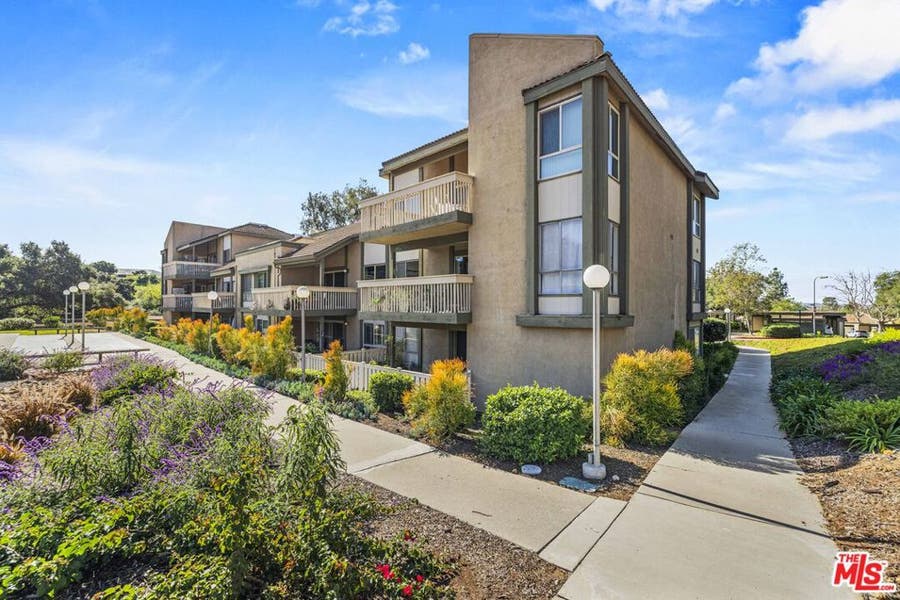 Property photo for 824 Pinetree Circle, #14, Thousand Oaks, CA