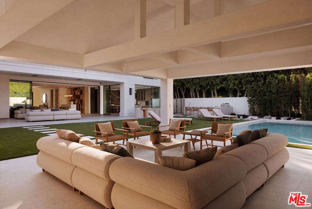 716 N Bedford Drive, Beverly Hills, CA 90210