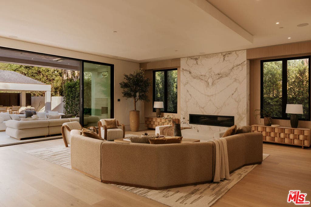 716 N Bedford Drive, Beverly Hills, CA 90210
