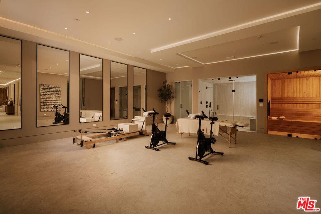 716 N Bedford Drive, Beverly Hills, CA 90210