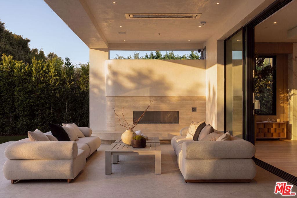 716 N Bedford Drive, Beverly Hills, CA 90210