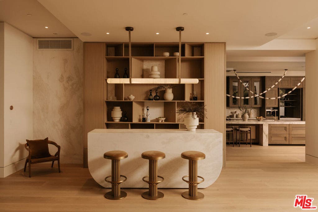 716 N Bedford Drive, Beverly Hills, CA 90210