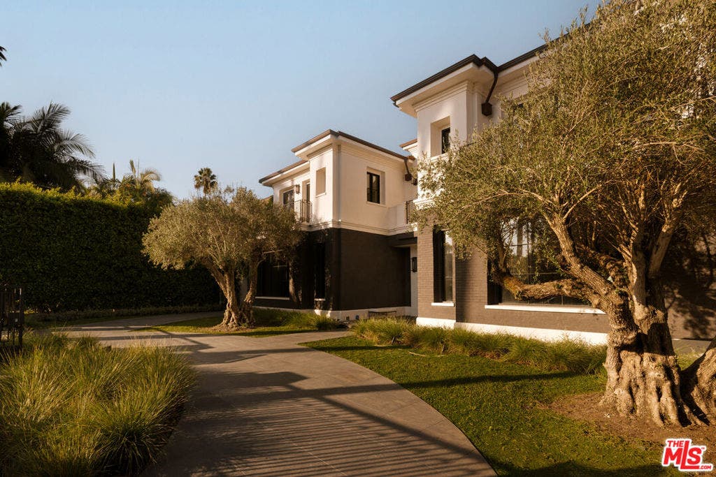 716 N Bedford Drive, Beverly Hills, CA 90210