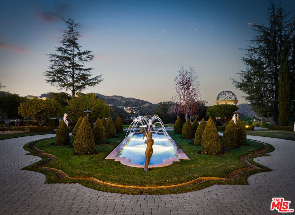 900 W Stafford Road, Thousand Oaks, CA 91361