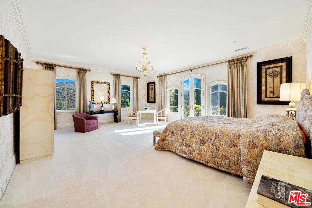 900 W Stafford Road, Thousand Oaks, CA 91361