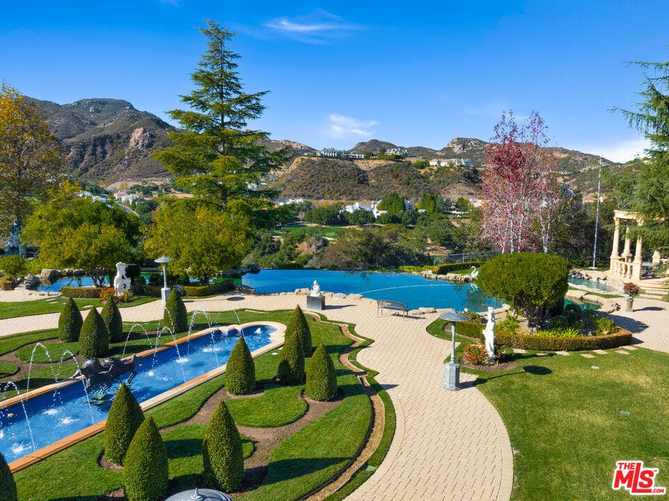 900 W Stafford Road, Thousand Oaks, CA 91361