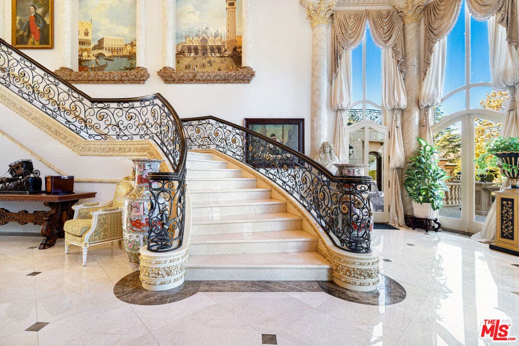 900 W Stafford Road, Thousand Oaks, CA 91361