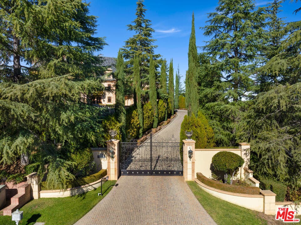 900 W Stafford Road, Thousand Oaks, CA 91361