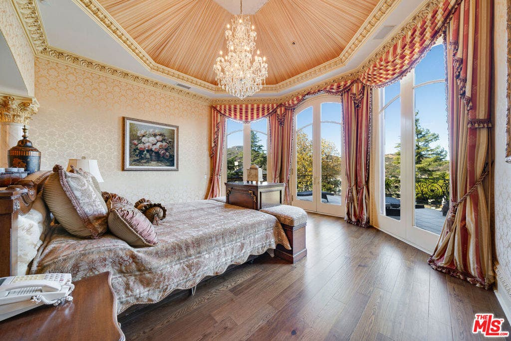 900 W Stafford Road, Thousand Oaks, CA 91361