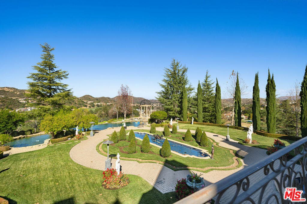 900 W Stafford Road, Thousand Oaks, CA 91361