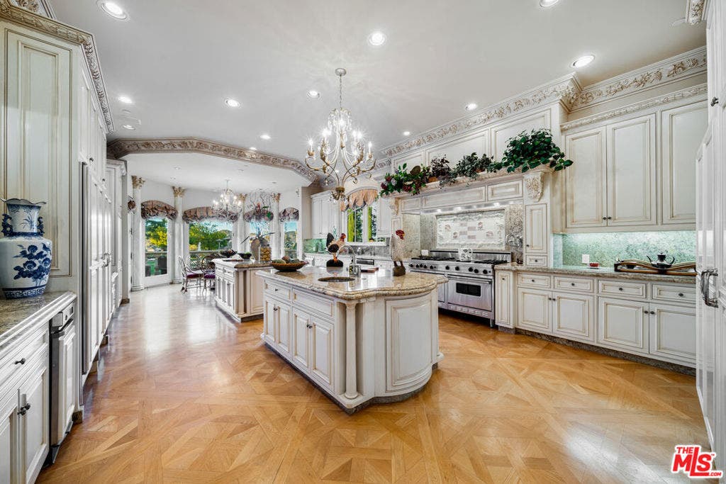 900 W Stafford Road, Thousand Oaks, CA 91361
