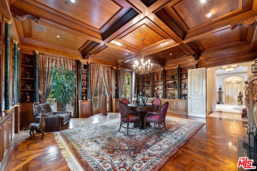 900 W Stafford Road, Thousand Oaks, CA 91361