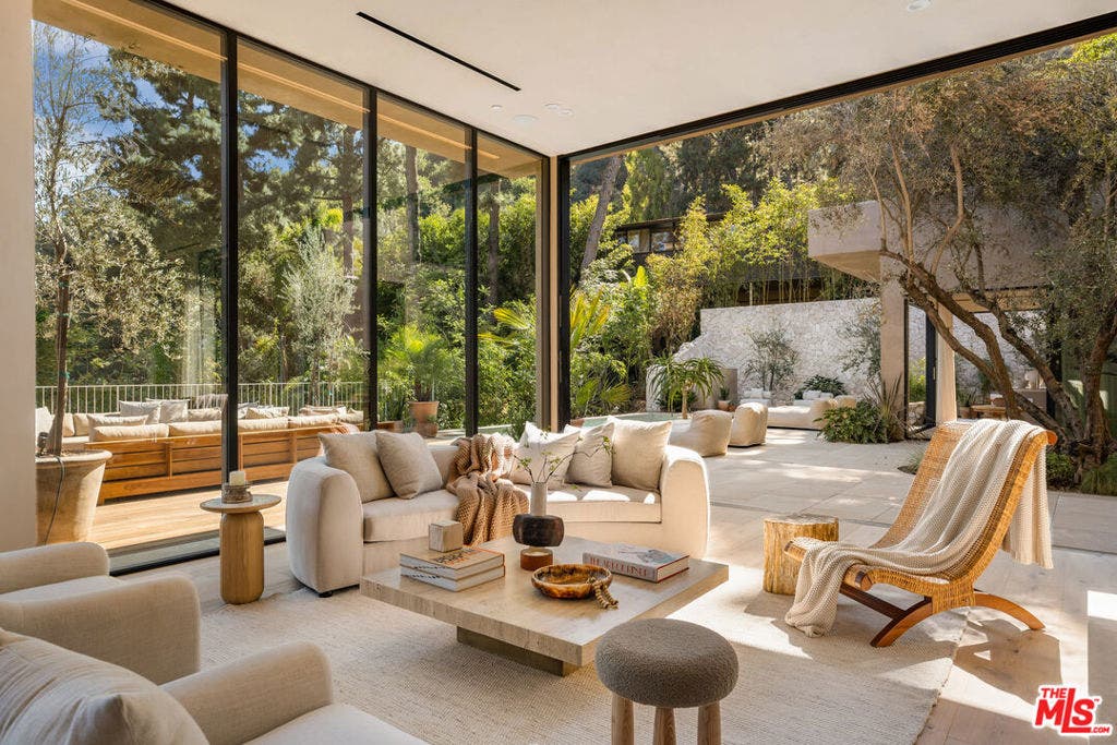 2267 Betty Lane, Beverly Hills, CA 90210