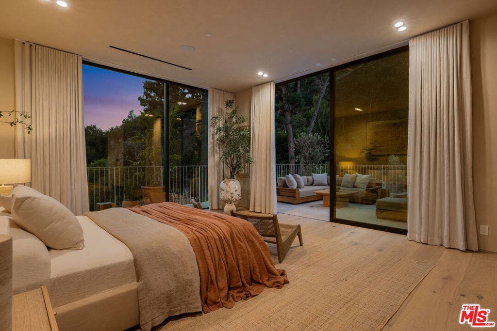 2267 Betty Lane, Beverly Hills, CA 90210