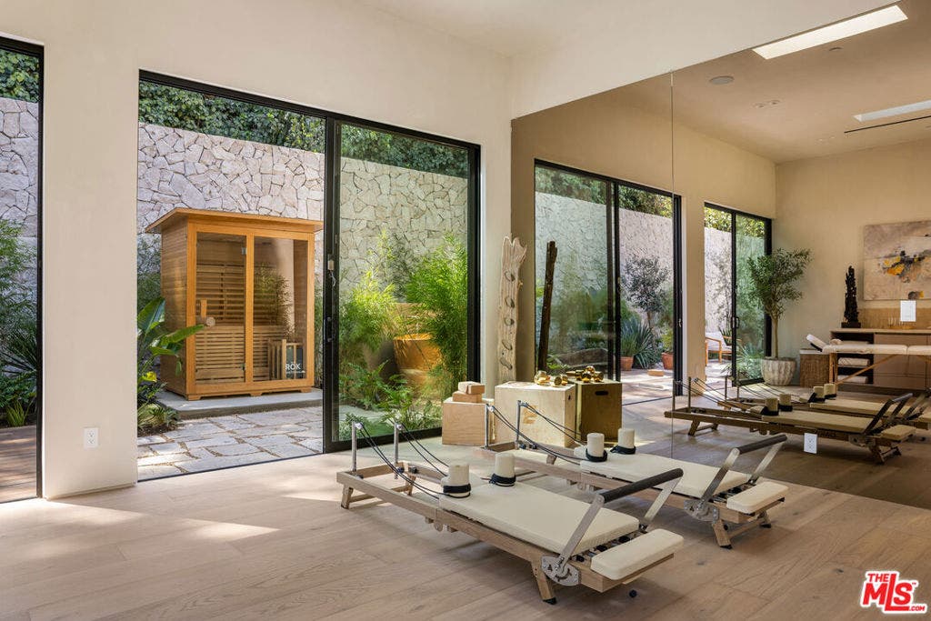 2267 Betty Lane, Beverly Hills, CA 90210
