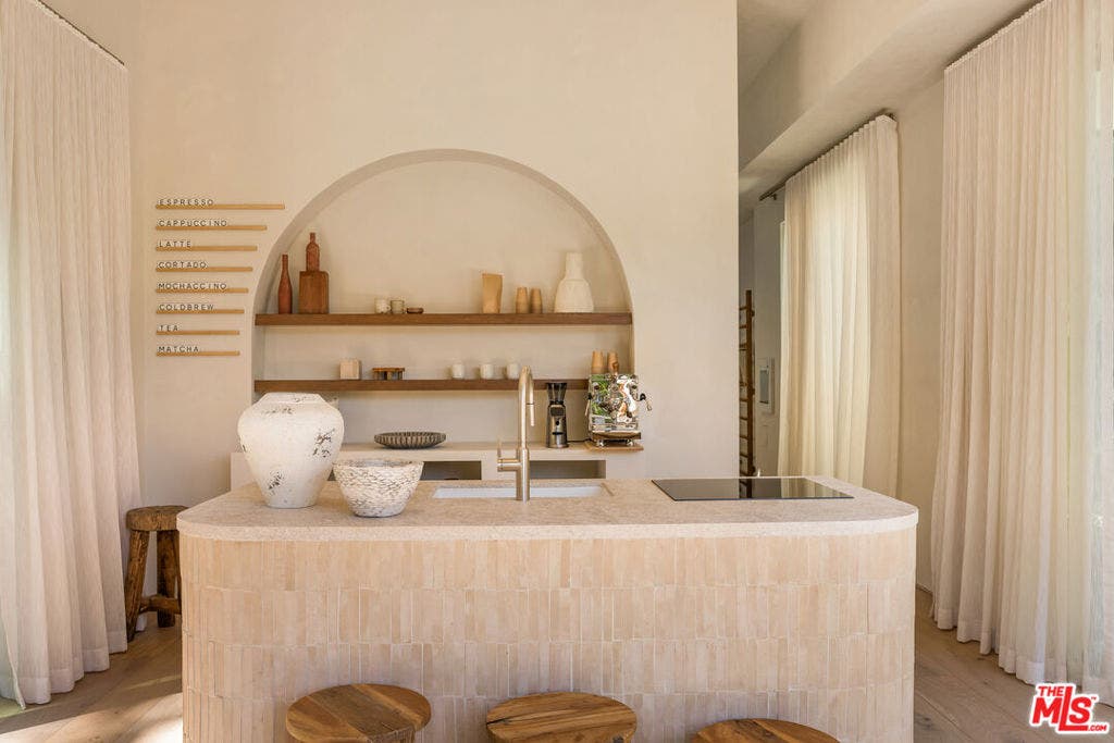 2267 Betty Lane, Beverly Hills, CA 90210
