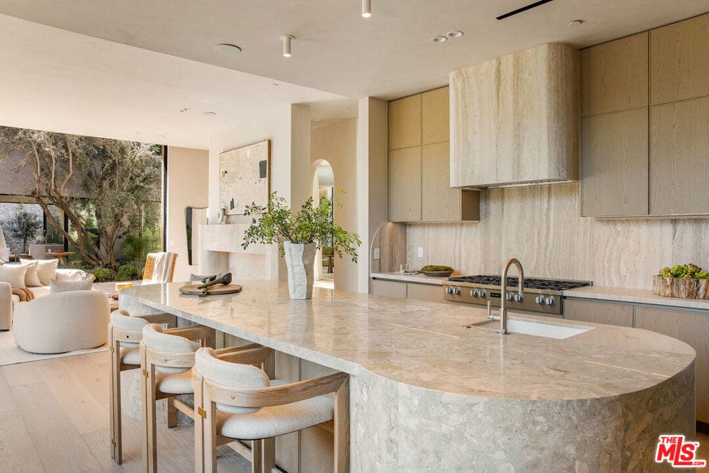 2267 Betty Lane, Beverly Hills, CA 90210