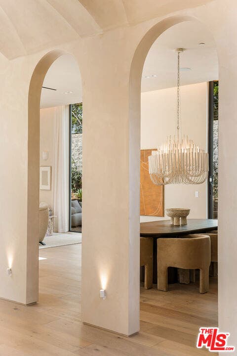 2267 Betty Lane, Beverly Hills, CA 90210