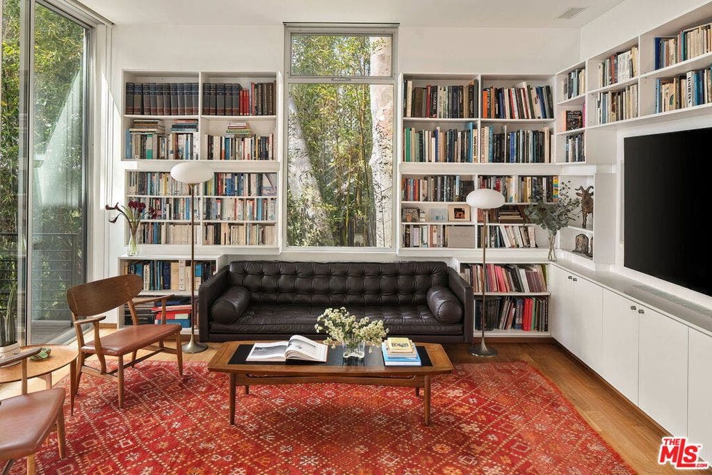901 Kenter Way, Los Angeles, CA 90049 901 Kenter Way, Los Angeles, CA 90049