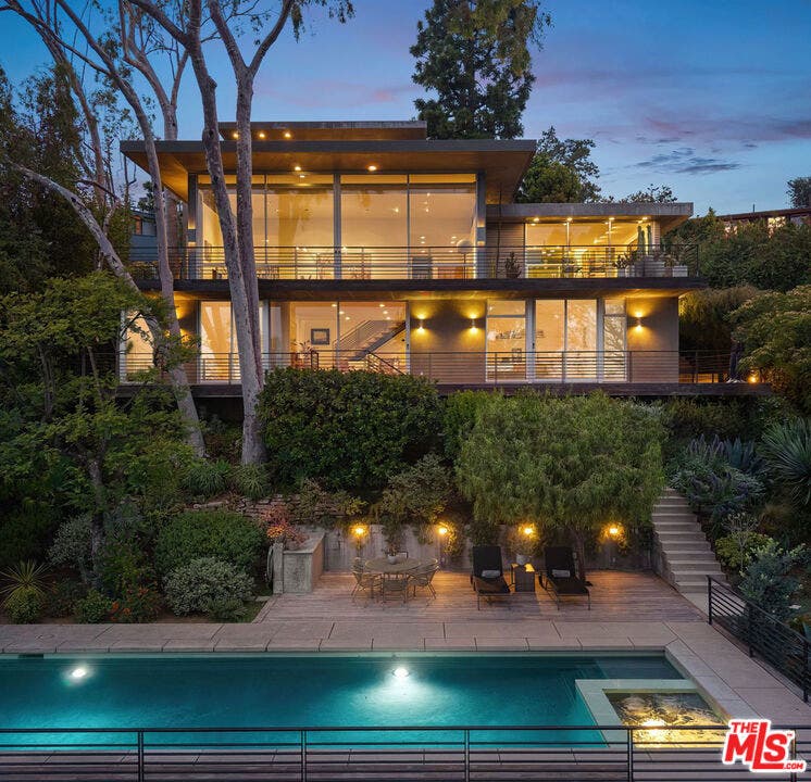 901 Kenter Way, Los Angeles, CA 90049 901 Kenter Way, Los Angeles, CA 90049