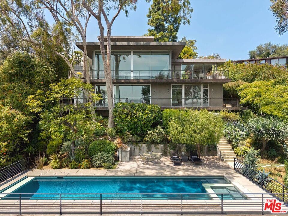 901 Kenter Way, Los Angeles, CA 90049 901 Kenter Way, Los Angeles, CA 90049