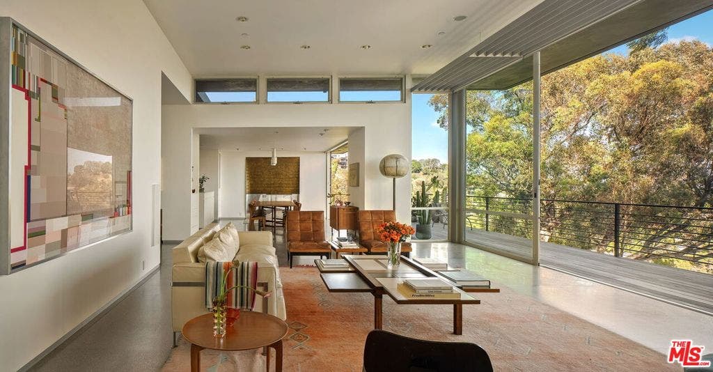 901 Kenter Way, Los Angeles, CA 90049 901 Kenter Way, Los Angeles, CA 90049