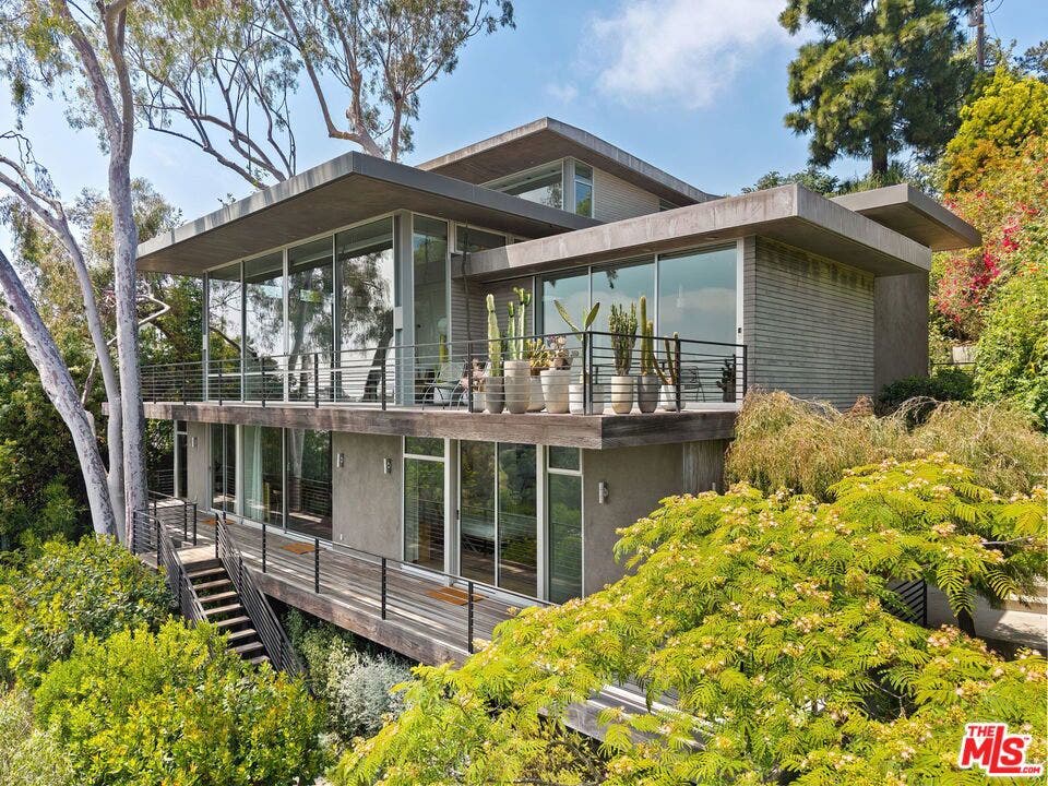 901 Kenter Way, Los Angeles, CA 90049 901 Kenter Way, Los Angeles, CA 90049